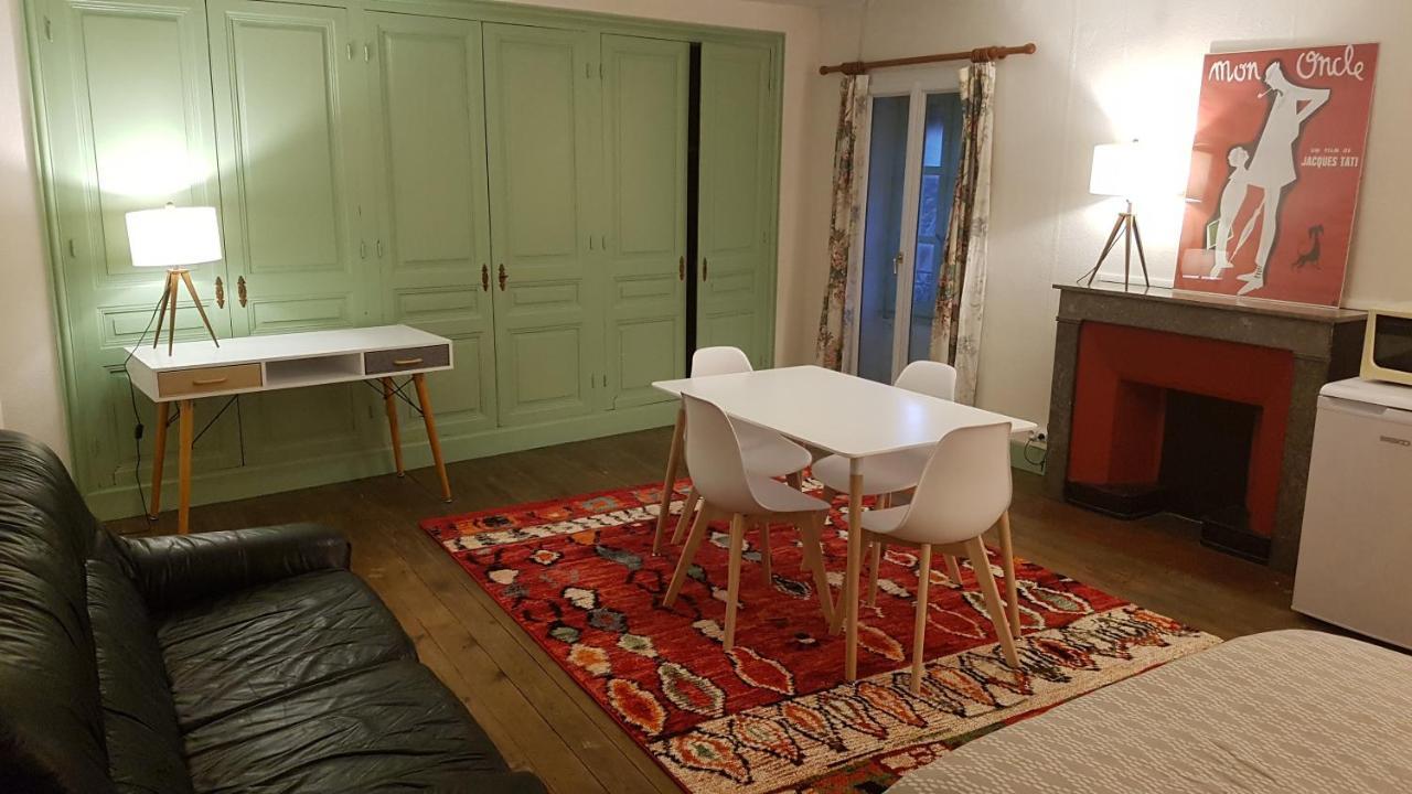 Grand Studio Et Jolies Chambres A Louer Passins Exteriér fotografie
