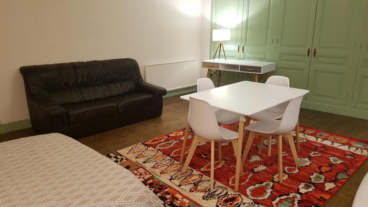 Grand Studio Et Jolies Chambres A Louer Passins Exteriér fotografie